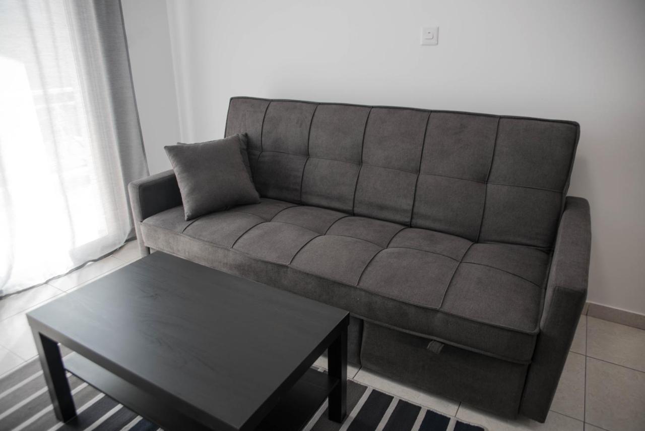 Renovated One Bedroom Apartment In Paphos With Pool Exterior foto